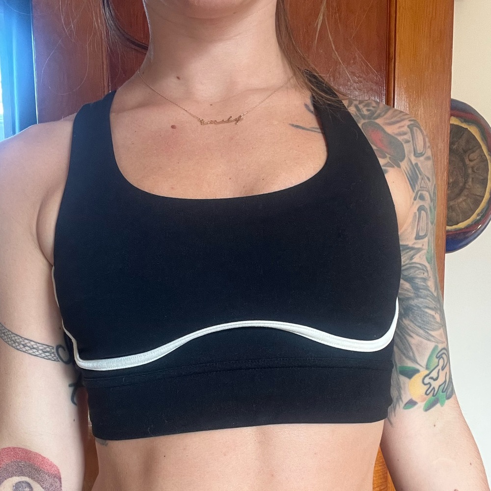Fabletics Sports Bra in B+W (XS)